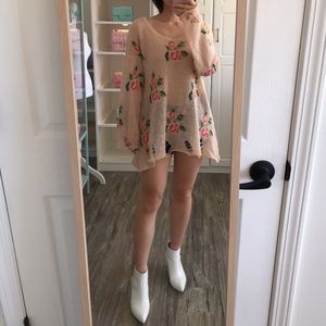 Beautiful floral sweater!